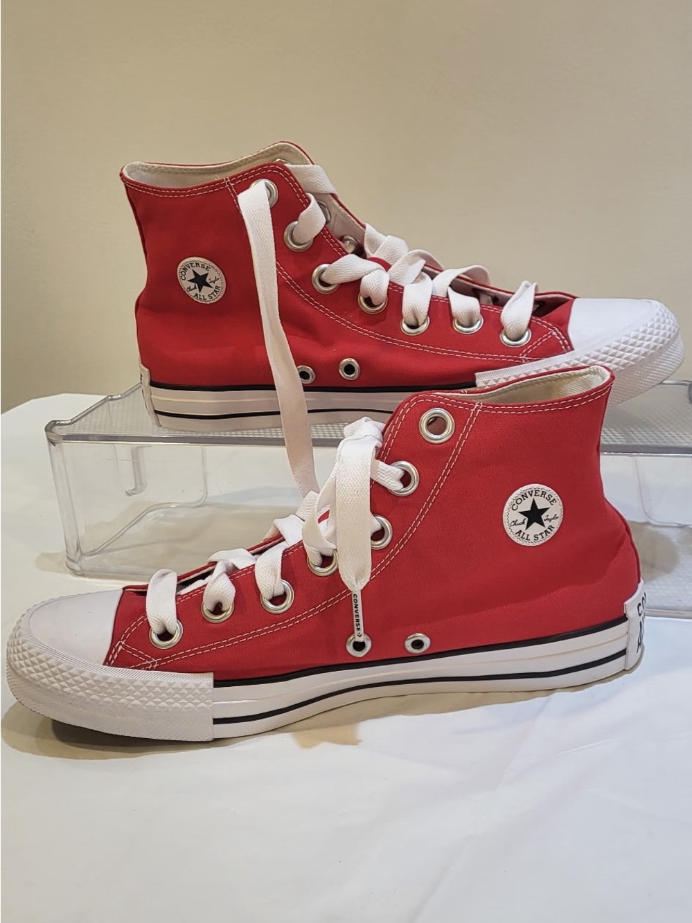 CONVERSE men's Chuck Taylor Allstar red hightop sneakers